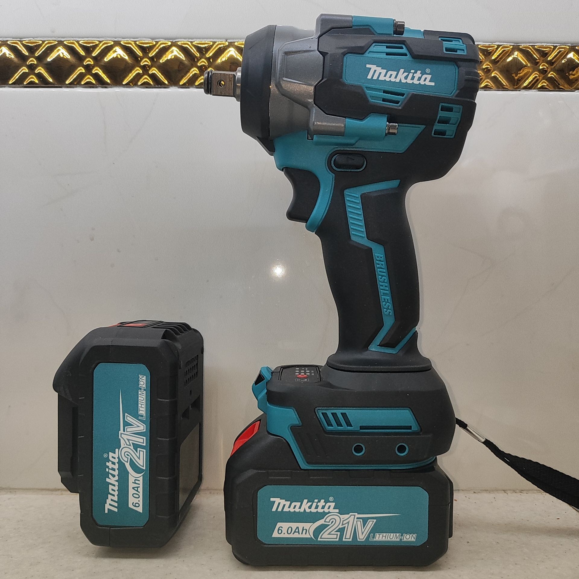 بکس شارژی حرفه ای ماکیتا 21 ولت دو باتری موتور براشلس ماکیتا مدل M21-1200N با لوازم کامل مطابق تصاویر